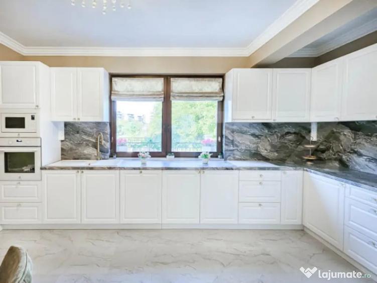 Casă cu 5 camere cu Teren 700 Mp în Borhanci