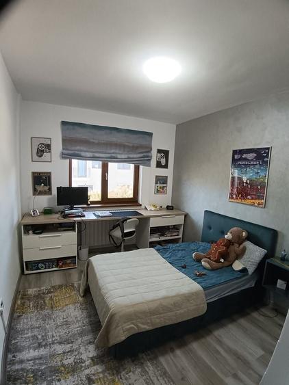 Duplex cu 4 camere cu Canalizare în Sud-Est