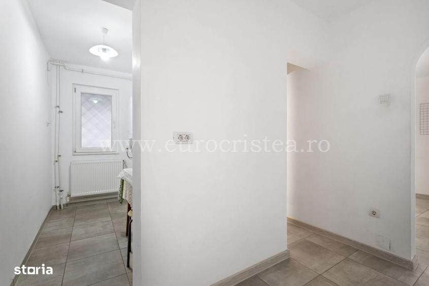 Apartament cu 2 camere de vanzare Renovat, parter, Strada Sirenei - 2