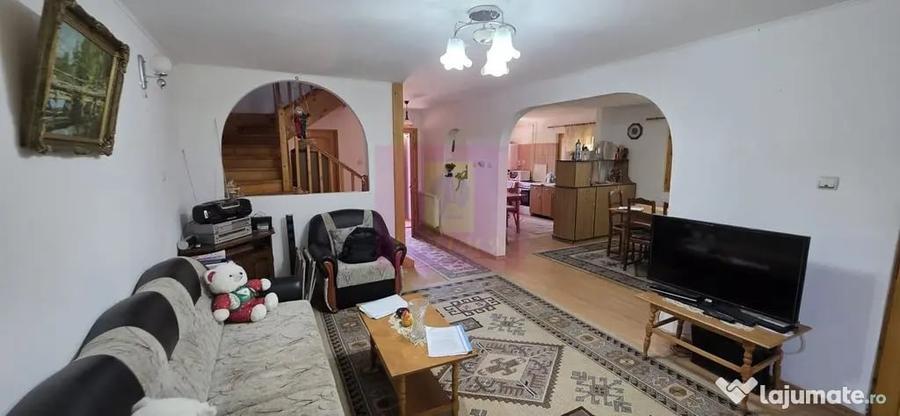 Casă cu 4 camere cu Teren 355 Mp în Central