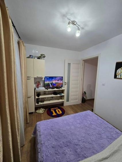 Apartament cu 2 camere semidecomandat, mobilat în Decebal