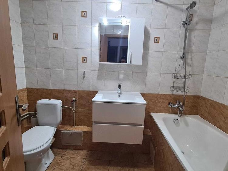 Garsonieră decomandată în Păcii
