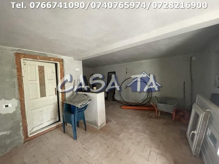 Casă individuală cu 3 camere cu Canalizare în Central