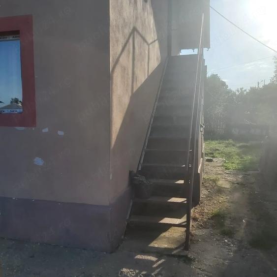 Casă cu 2 camere cu Teren 1500 Mp în Ungheni