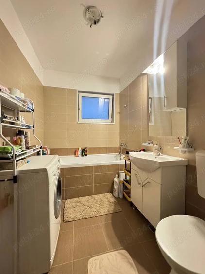 Apartament cu 3 camere semidecomandat în Central
