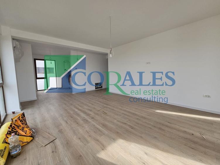 Apartament cu 3 camere decomandat în Girocului
