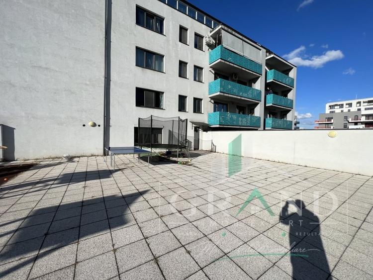 Apartament cu 3 camere semidecomandat, mobilat în Mănăștur
