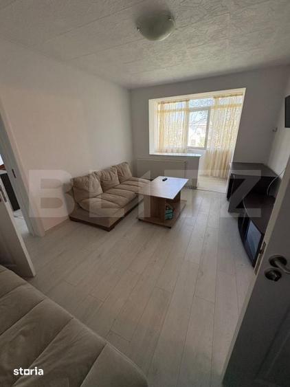 Apartament cu 2 camere semidecomandat în Craiovei