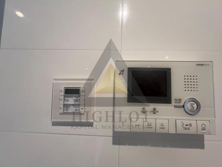 Apartament cu 4 camere semidecomandat în Kiseleff