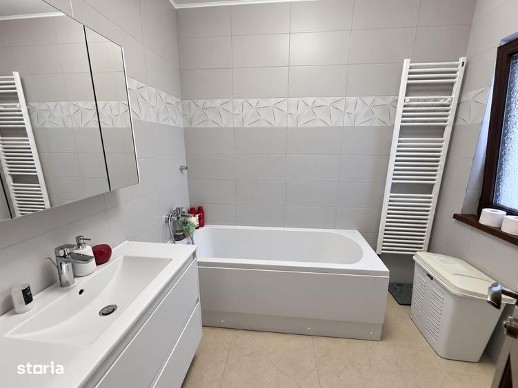Casă cu 4 camere în Central