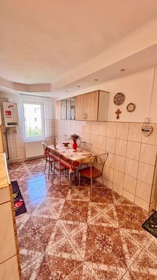 Apartament cu 2 camere decomandat, mobilat în Tudor