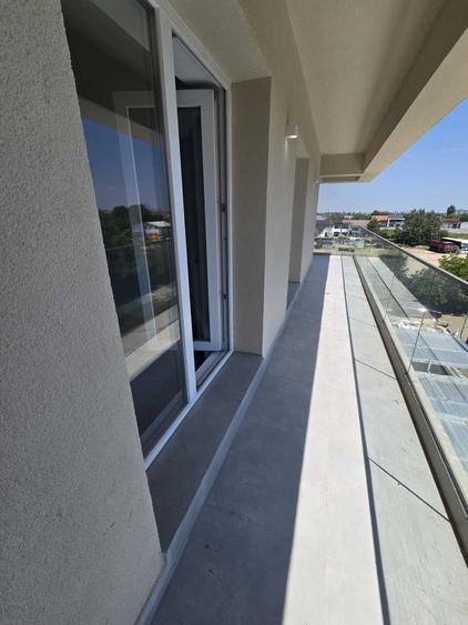 Apartament cu 3 camere semidecomandat în Lacul Morii