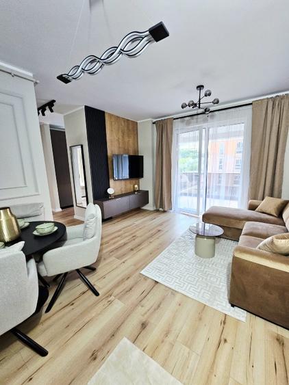 Apartament cu 3 camere semidecomandat în Florești