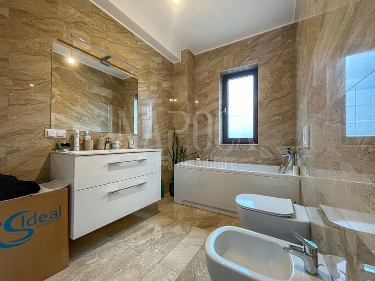 Casă individuală cu 6 camere cu Canalizare în Borhanci