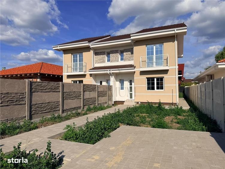Casă cu 4 camere decomandat în Central