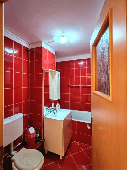 Apartament cu 2 camere semidecomandat în Complex Studențesc