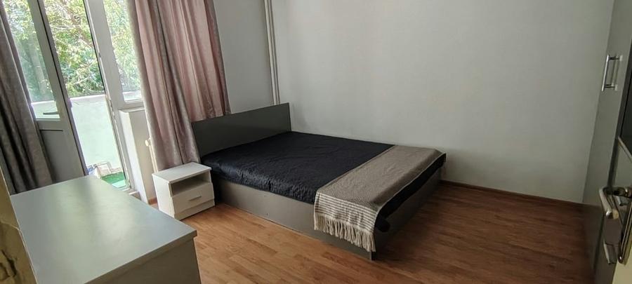 Apartament cu 3 camere decomandat în Sebastian