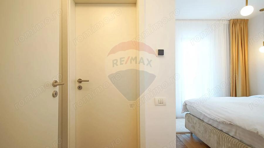 Apartament cu 3 camere decomandat în Noua