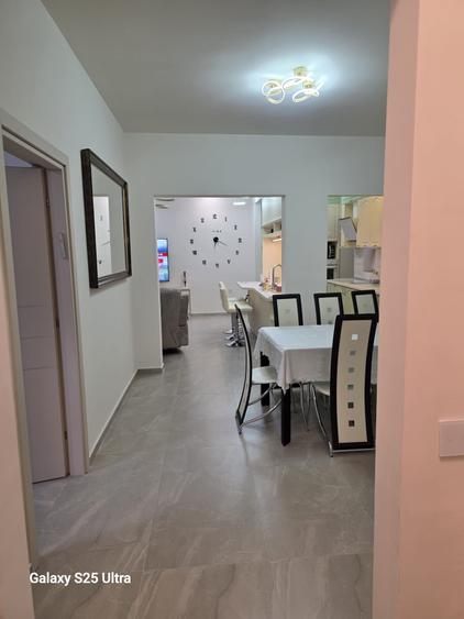 Apartament cu 3 camere decomandat în P-ța Amzei