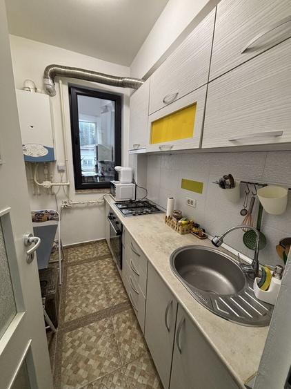 Apartament cu 2 camere decomandat în 1 Mai