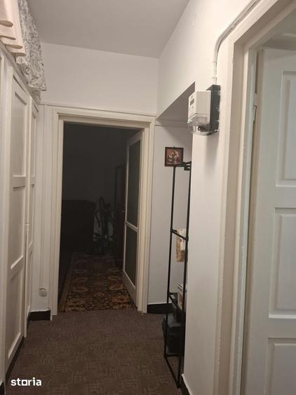 Apartament cu 3 camere decomandat în Titan
