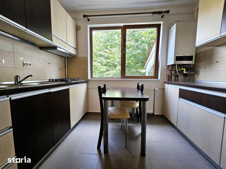 Apartament cu 4 camere în Giulești
