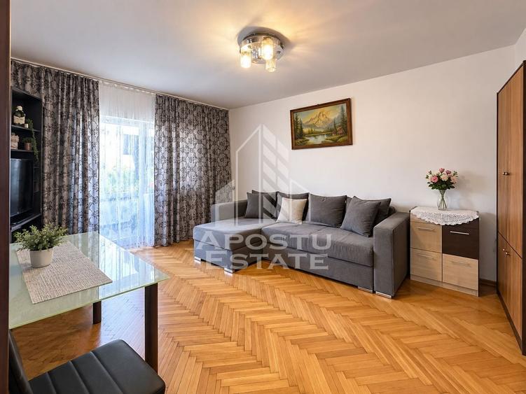 Apartament cu 2 camere decomandat în Lipovei