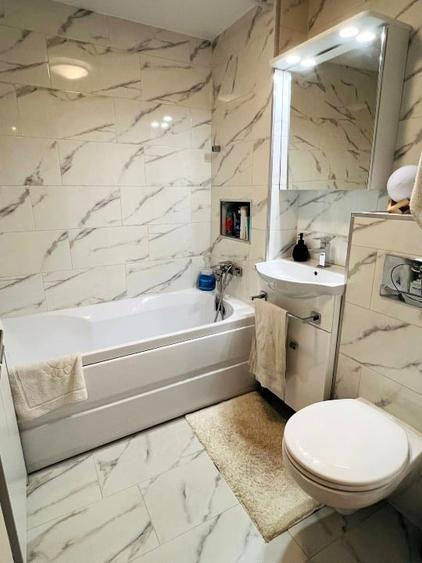 Apartament cu 3 camere decomandat, mobilat în Decebal