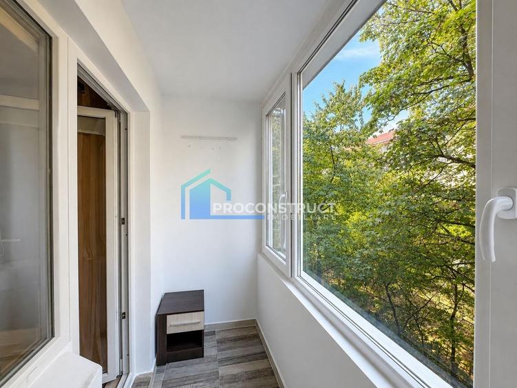 Apartament cu 2 camere semidecomandat, mobilat în Dacia