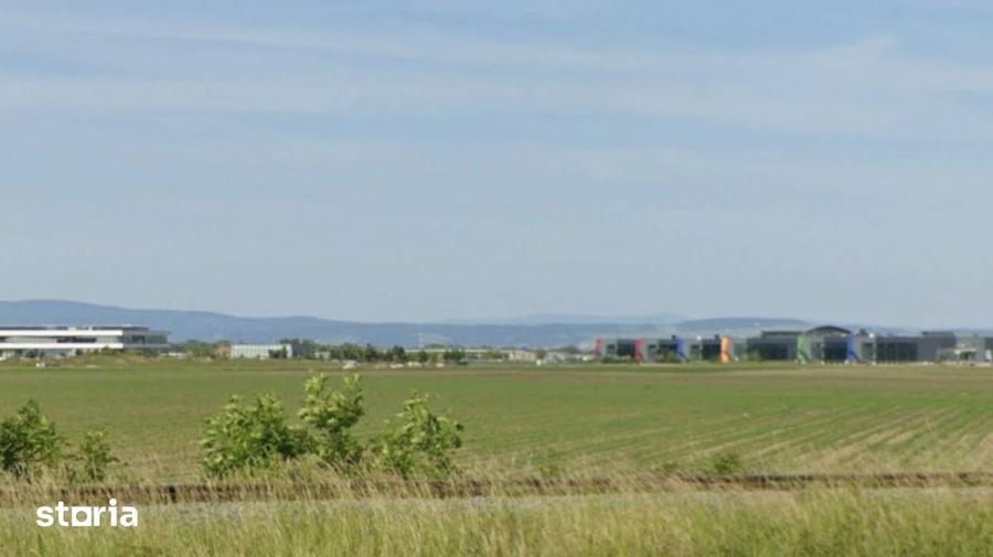 Teren de 44800 mp, în Central
