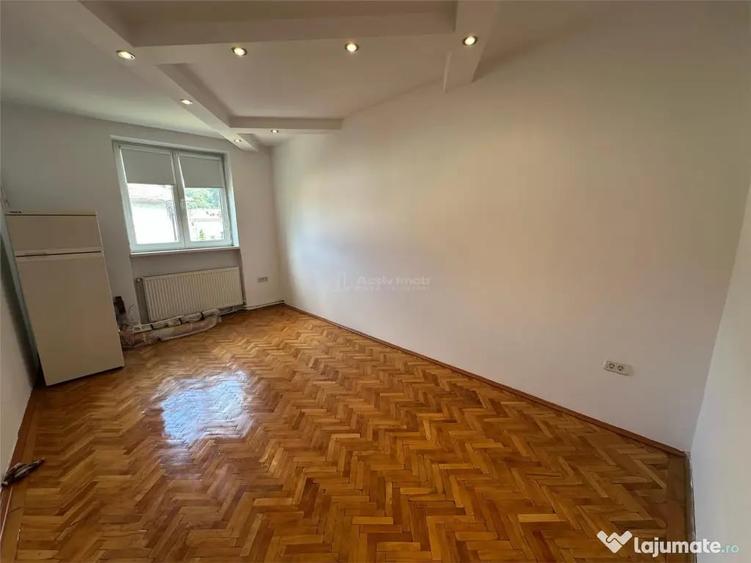 Apartament cu 3 camere semidecomandat în Luncă