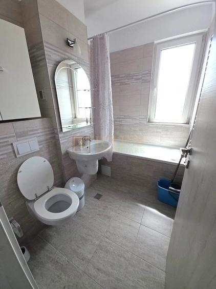 Apartament cu 2 camere decomandat în Torontalului