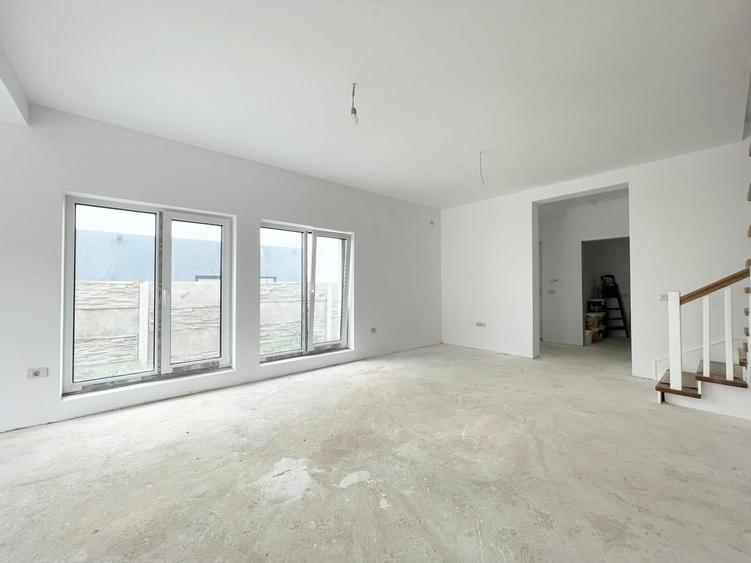 Duplex cu 4 camere cu Canalizare în Urseni