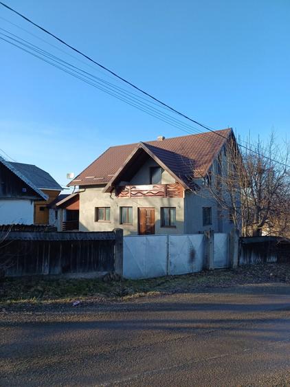 Casă cu 4 camere în Măzănăești