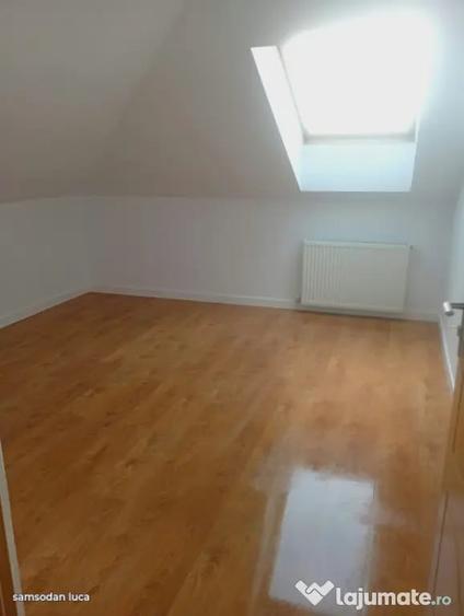 Apartament cu 3 camere semidecomandat în Florești