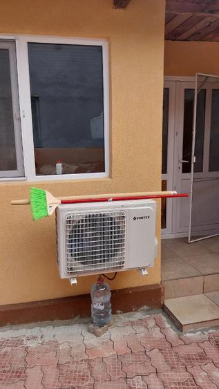 Casă cu 4 camere cu Teren 235 Mp în Central