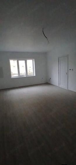 Casă cu 3 camere cu Teren 800 Mp în Titulescu