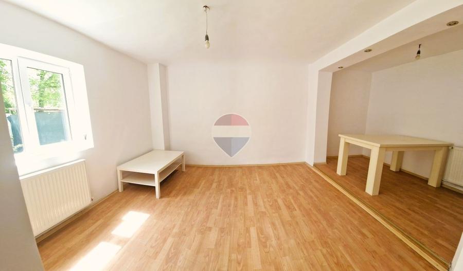Casă individuală cu 4 camere cu Teren 299 Mp în Șega