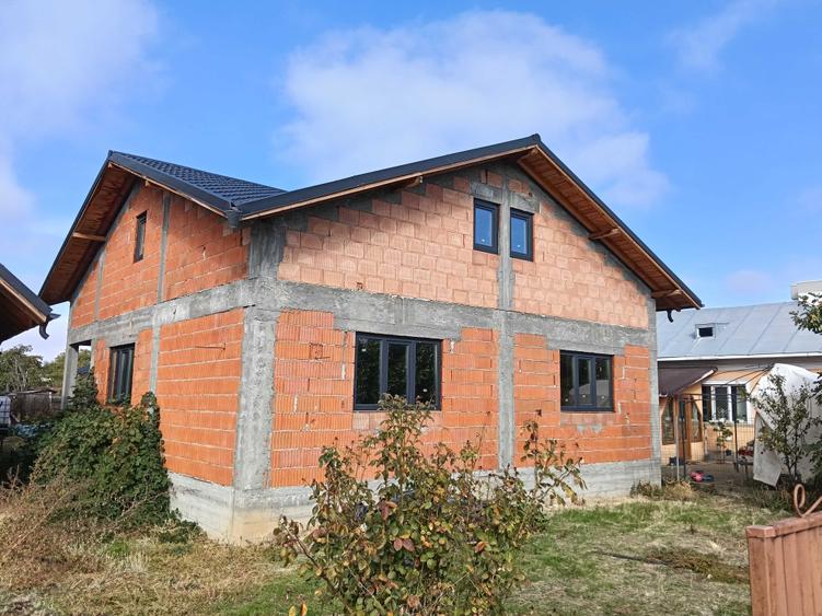 Casă cu 3 camere în Central