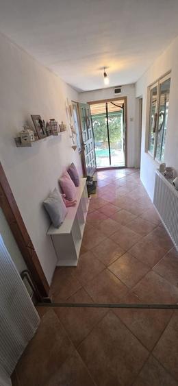 Duplex cu 3 camere cu Canalizare în Est