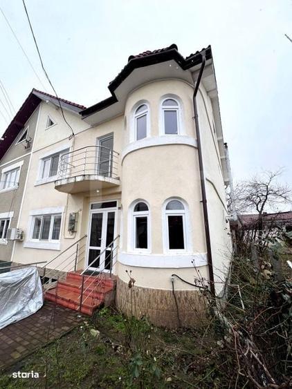 Casă cu 4 camere cu Teren 640 Mp în Central