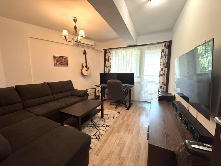 Apartament cu 2 camere decomandat în Nicolina
