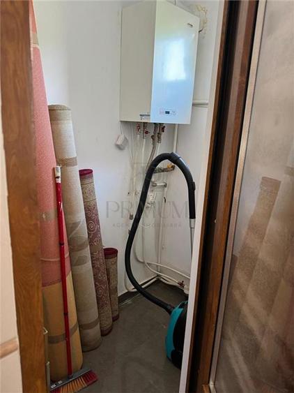 Apartament cu 3 camere decomandat în Medicină