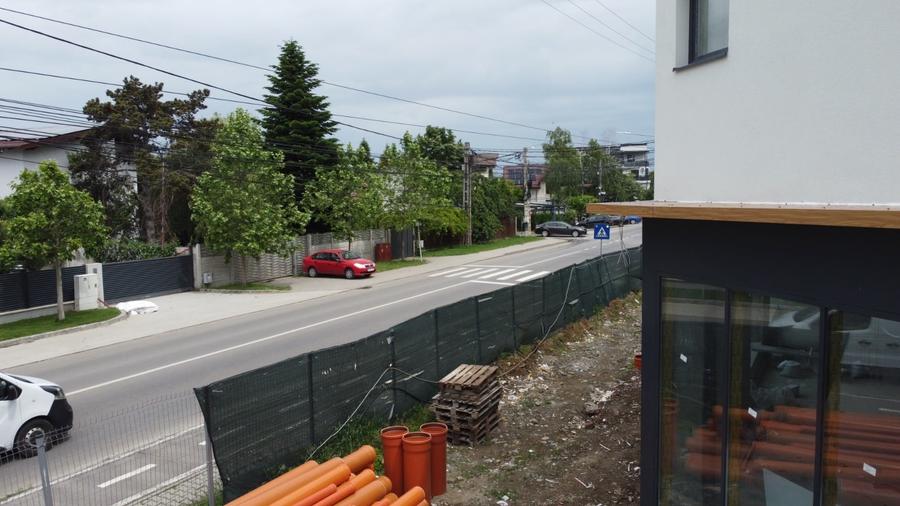 Duplex cu 4 camere cu Canalizare în Central