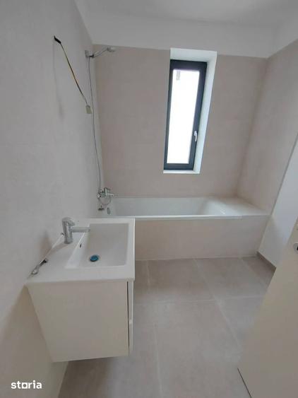 Apartament cu 3 camere decomandat în Străulești