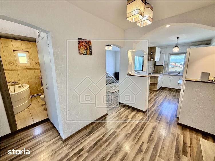 Apartament cu 4 camere în Vasile Aaron