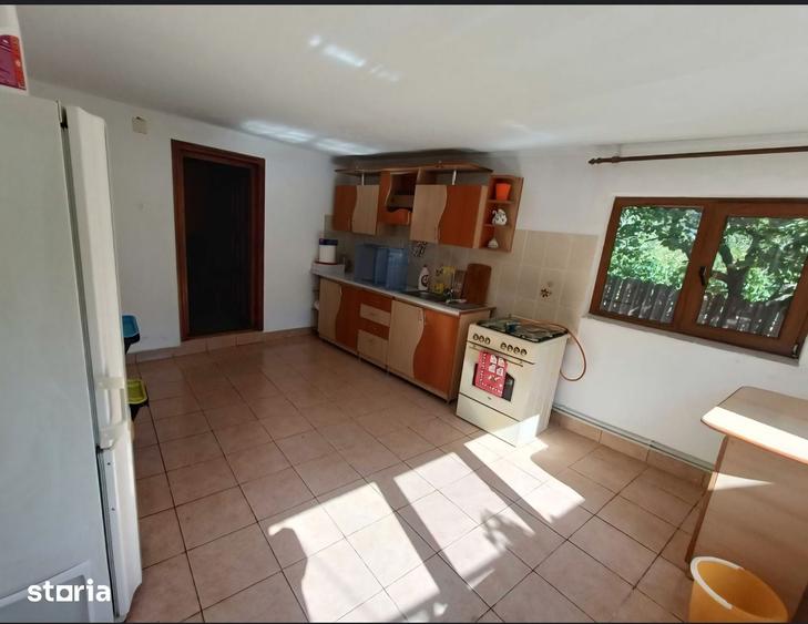 Casă cu 4 camere cu Teren 750 Mp în Șendreni