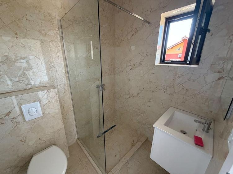 Casă individuală cu 4 camere cu Canalizare în Fundeni
