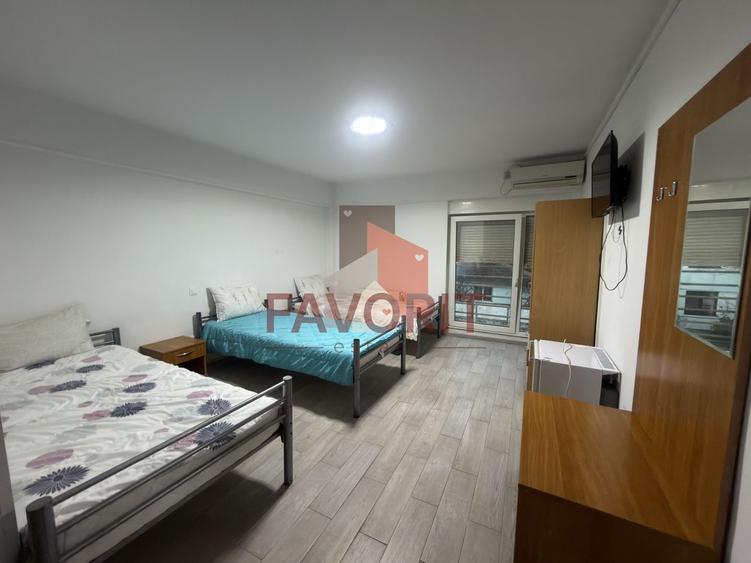 Casă individuală cu 16 camere cu Canalizare în Girocului
