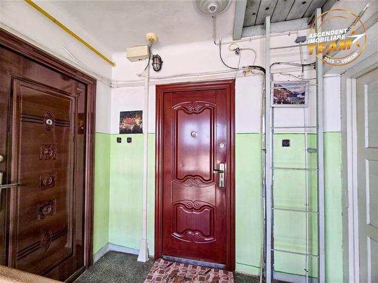 Apartament cu 2 camere decomandat în Lenin